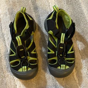 Keen Kids Newport H2 Closed Toe Sandals
